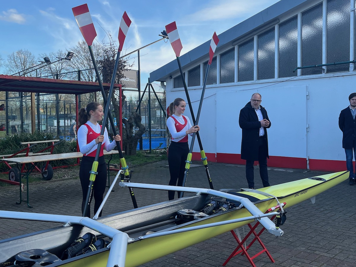 Taufe des neuen Doppelzweiers und Osterfeuer